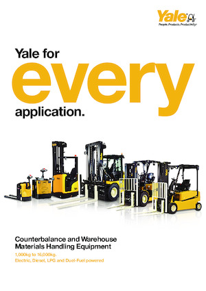 Палетни колички с платформа за управление като мотоциклет (седнал върху нея водач) Yale MP20X