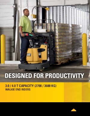 Палетни колички с платформа за управление като мотоциклет (седнал върху нея водач) Caterpillar WR30