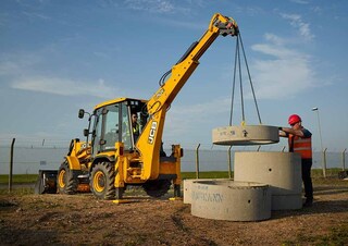 Багер-товарачи с обратно загребване JCB 3CX Compact Pro