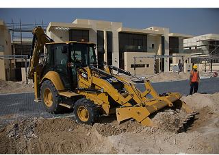 Багер-товарачи с обратно загребване Caterpillar 424B2
