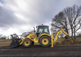 Багер-товарачи с обратно загребване New Holland B110C TC