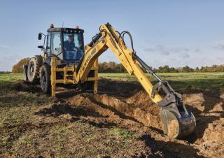 Багер-товарачи с обратно загребване New Holland B115C