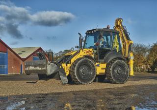 Багер-товарачи с обратно загребване New Holland B115C
