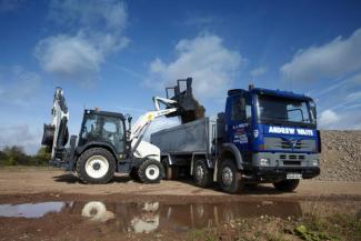 Багер-товарачи с обратно загребване Terex TLB 890