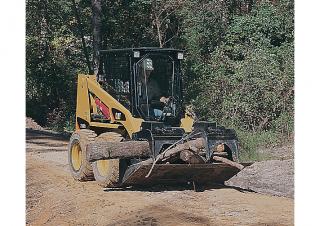 Челни товарачи Caterpillar 216B Serie 3