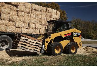 Челни товарачи Caterpillar 246D