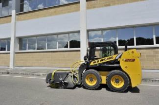 Челни товарачи New Holland L213