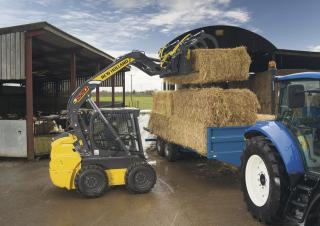 Челни товарачи New Holland L220