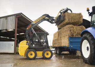 Челни товарачи New Holland L220