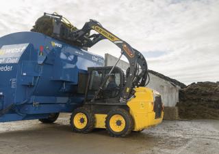 Челни товарачи New Holland L220