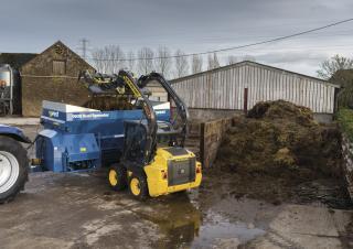 Челни товарачи New Holland L220