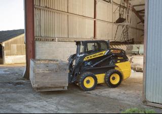 Челни товарачи New Holland L220