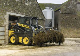 Челни товарачи New Holland L220