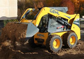 Челни товарачи Gehl R220 