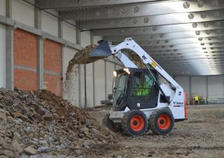 Челни товарачи Bobcat S450