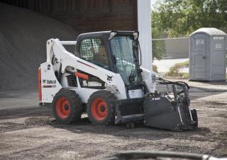 Челни товарачи Bobcat S570