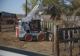 Челни товарачи Bobcat S590