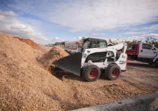 Челни товарачи Bobcat S770