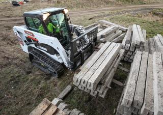 Челни товарачи Bobcat T450