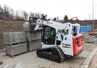 Челни товарачи Bobcat T590