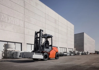 Челни вилични електрокари Toyota 9 FBM 80T 