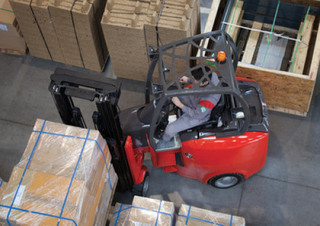Челни вилични електрокари Manitou EMA II 13