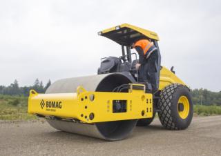 Валяци Еднобандажни валяци Bomag BW 211 D-40 SL