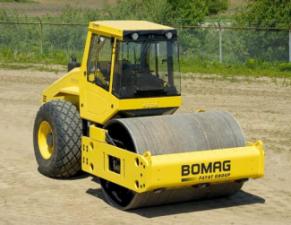 Валяци Еднобандажни валяци Bomag BW 213 D-40