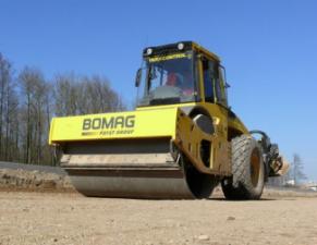 Валяци Еднобандажни валяци Bomag BW 213 DH-4