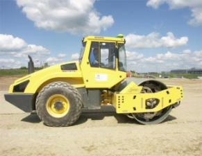 Валяци Еднобандажни валяци Bomag BW 213 DH-4 BVC