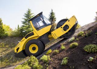 Валяци Еднобандажни валяци Bomag BW 220 D-5