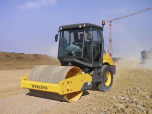 Валяци Еднобандажни валяци Volvo SD70D