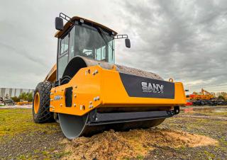 Валяци Еднобандажни валяци Sany SSR130C