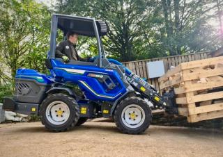 Електрически колесни товарачи Multione EZ 8 