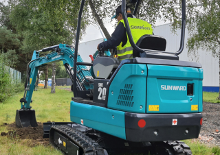 Електрически верижни багери Sunward SWE20FED