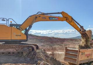 Електрически верижни багери XCMG XE270E