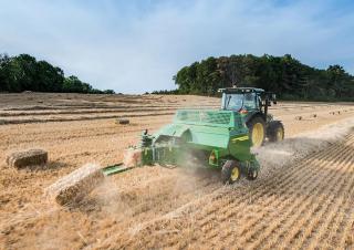 Косачки за трева и градински трактори John Deere S180 
