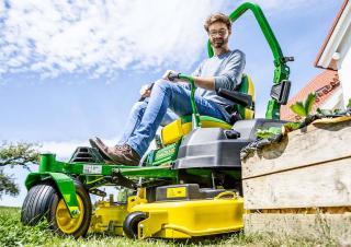 Косачки за трева и градински трактори John Deere Z545R