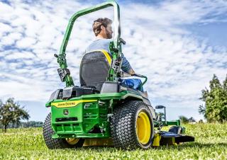 Косачки за трева и градински трактори John Deere Z545R