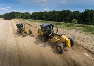 Грейдери Caterpillar 120