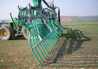 Технология за торене с течен и твърд оборски тор Инжектори за течна оборска тор Joskin PENDITWIST 160/RP2