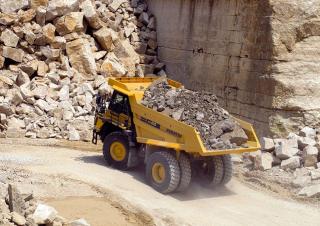 Камиони-самосвали Komatsu HD405-8E0
