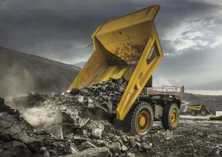 Камиони-самосвали Volvo R100E
