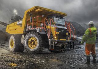 Камиони-самосвали Volvo R60D