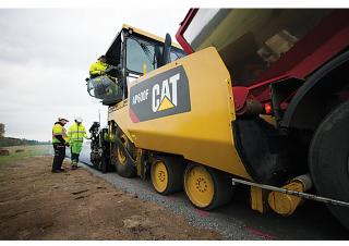 Колесни асфалтополагачи Caterpillar AP600F