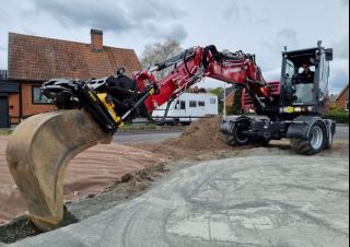 Колесни екскаватори Yanmar B95W TPA 