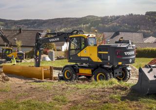 Колесни екскаватори Volvo EW180E