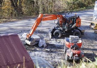 Колесни екскаватори Hitachi ZX145W-6