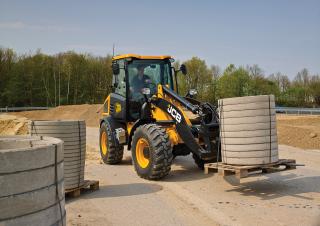 Колесни товарачи JCB 407