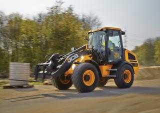 Колесни товарачи JCB 407